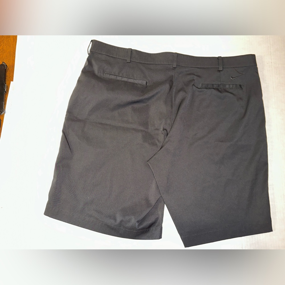 Nike dri fit men’s golf shorts - Picture 3 of 4